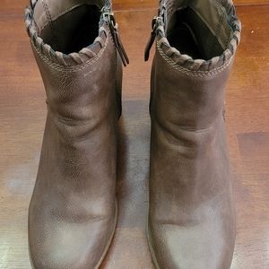 NO PARKING FARAH ANKLE BOOTS